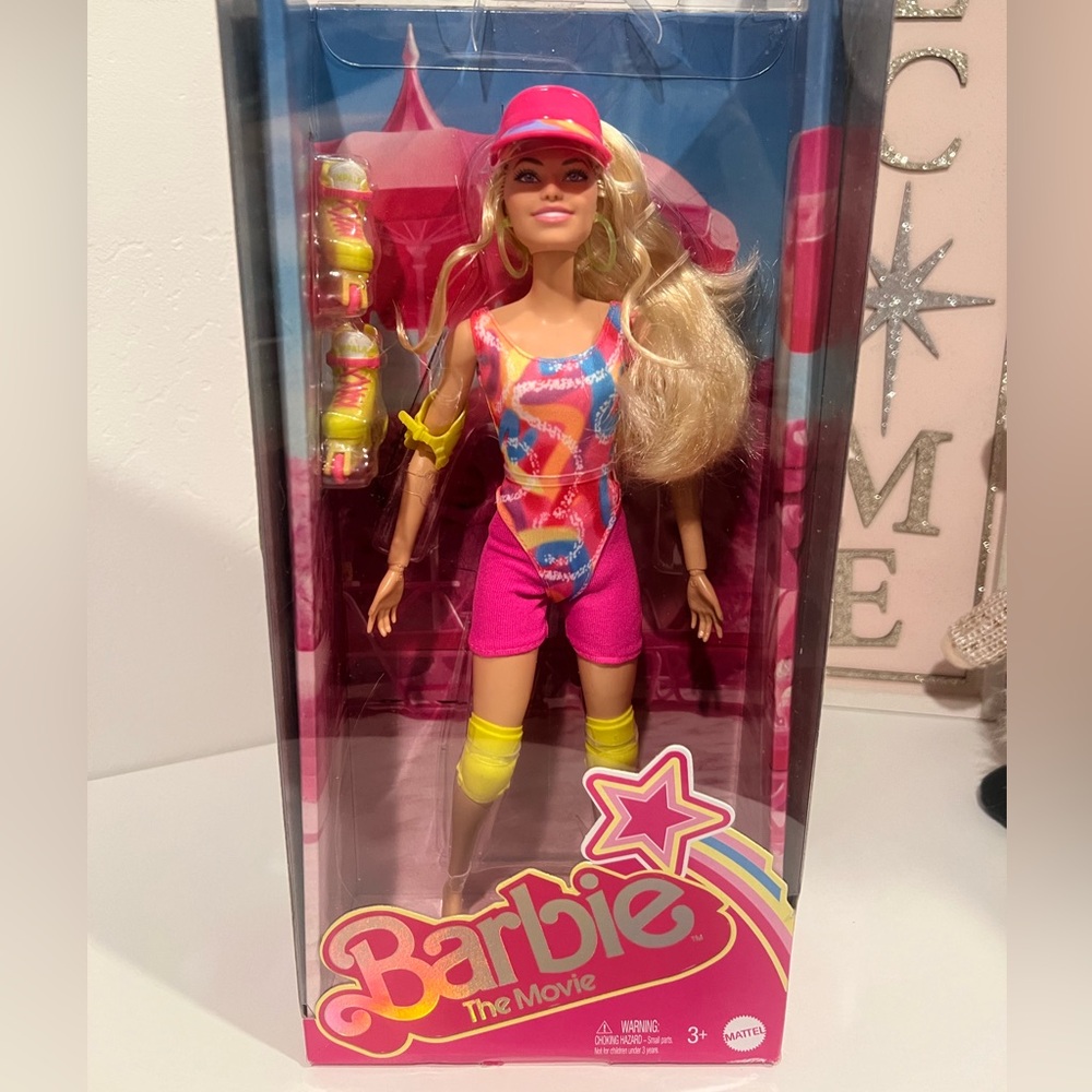 Barbie The Movie Collectible Doll, Barbie in Inline Skating Outfit